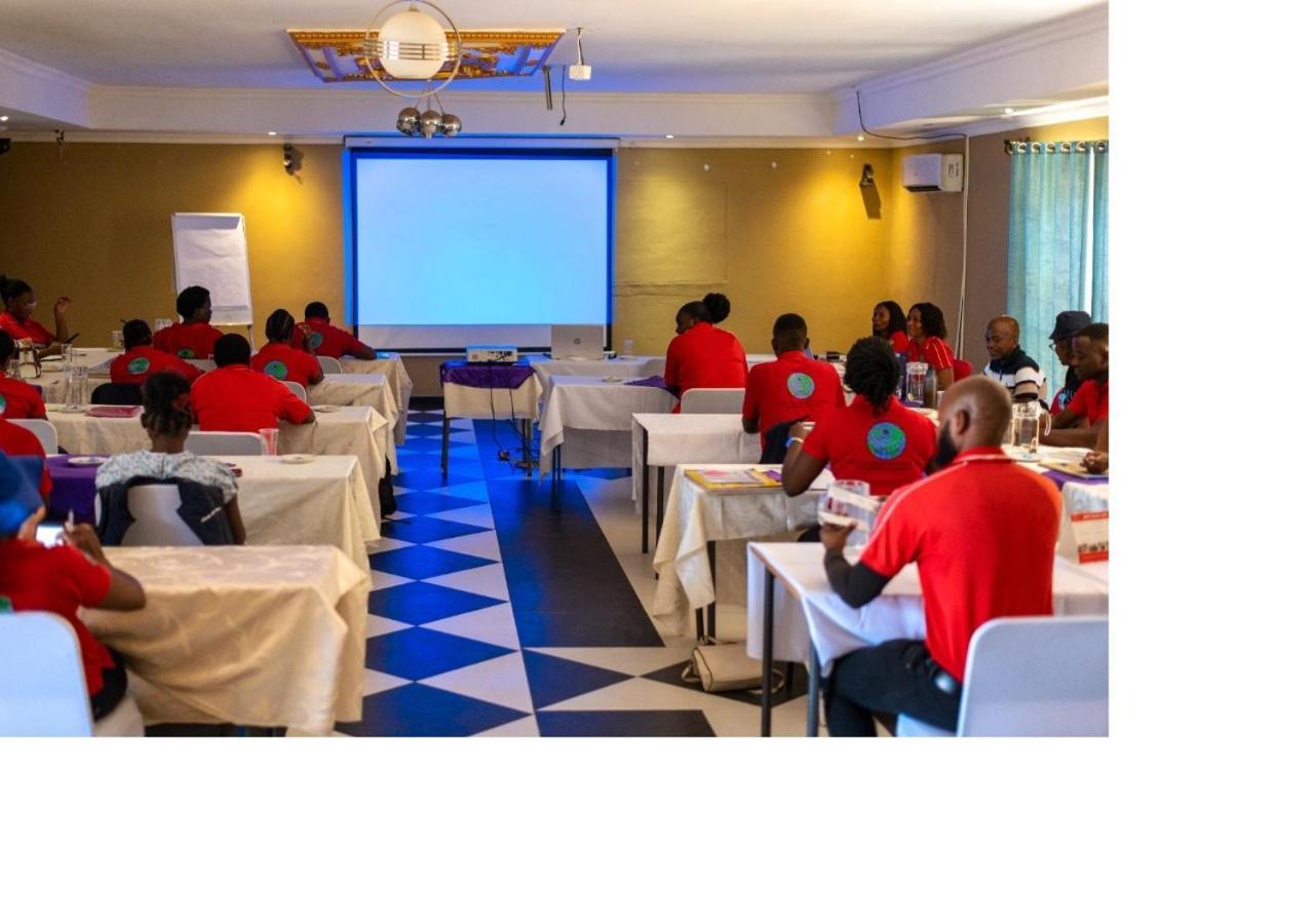 Msc Hotel Otjiwarongo Monitronics Екстер'єр фото