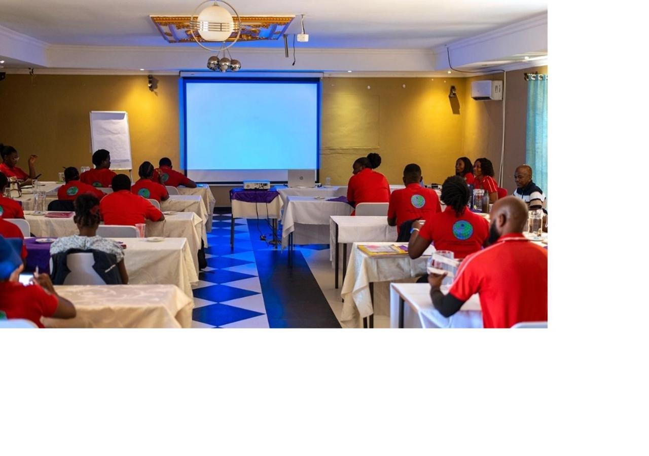 Msc Hotel Otjiwarongo Monitronics Екстер'єр фото